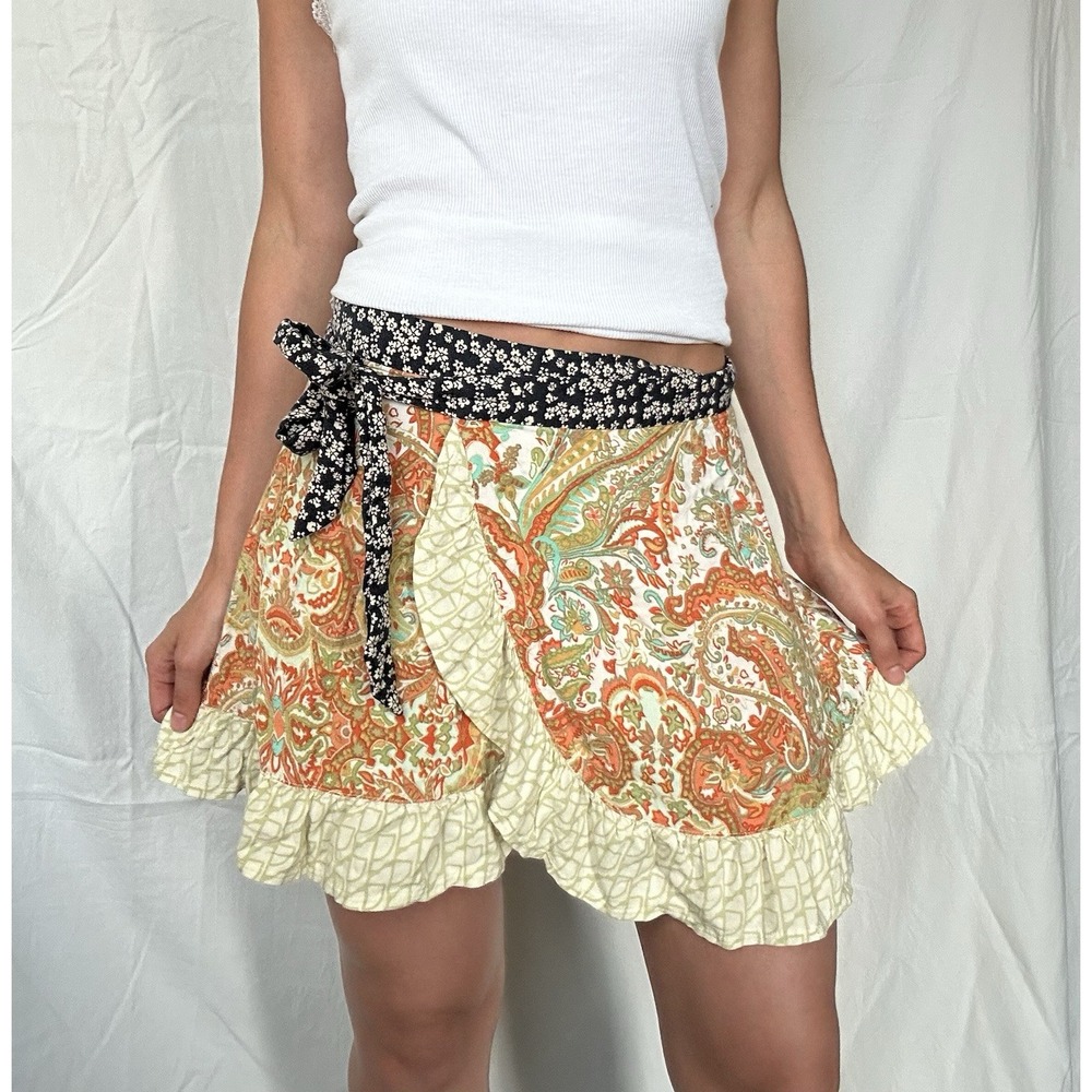 Urban Outfitters Paisley Low Rise Mini Skirt Ruffle Boho Festival Ditsy Dainty